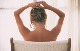 ミドル脂臭ってなに？女性も危険！？原因と対策方法とは