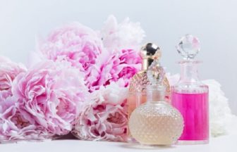 香水で体臭は消える？それとも悪化する？おすすめの使い方
